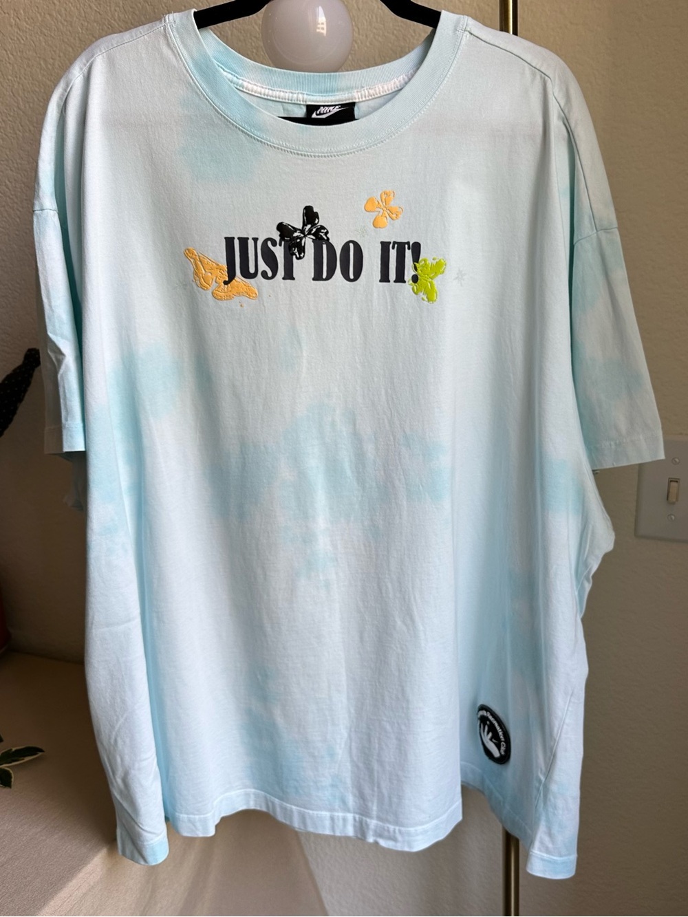 Nike Women’s Recreation Club Limited Edition Boxy T-Shirt - Picture 3 of 7